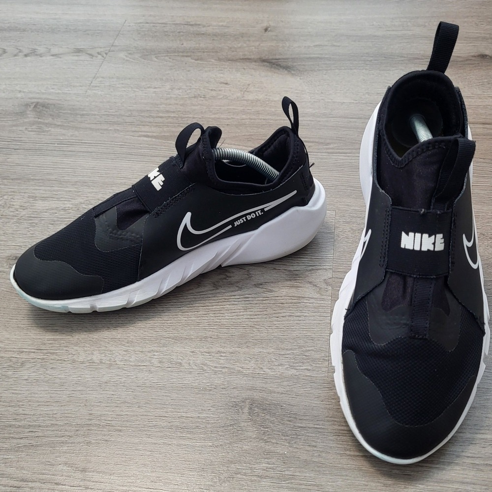 Nike Flex Plus Kids 6.5Y Black White Slip On Running Shoes Casual Gym Comfort